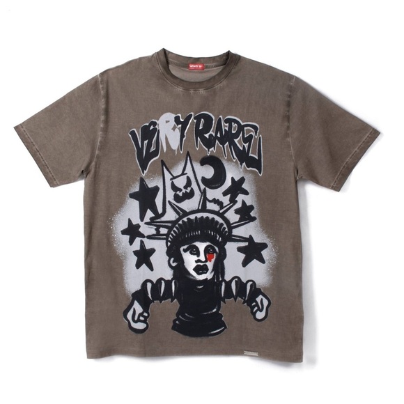 🗽 lady Liberty graffiti tee - Picture 1 of 6